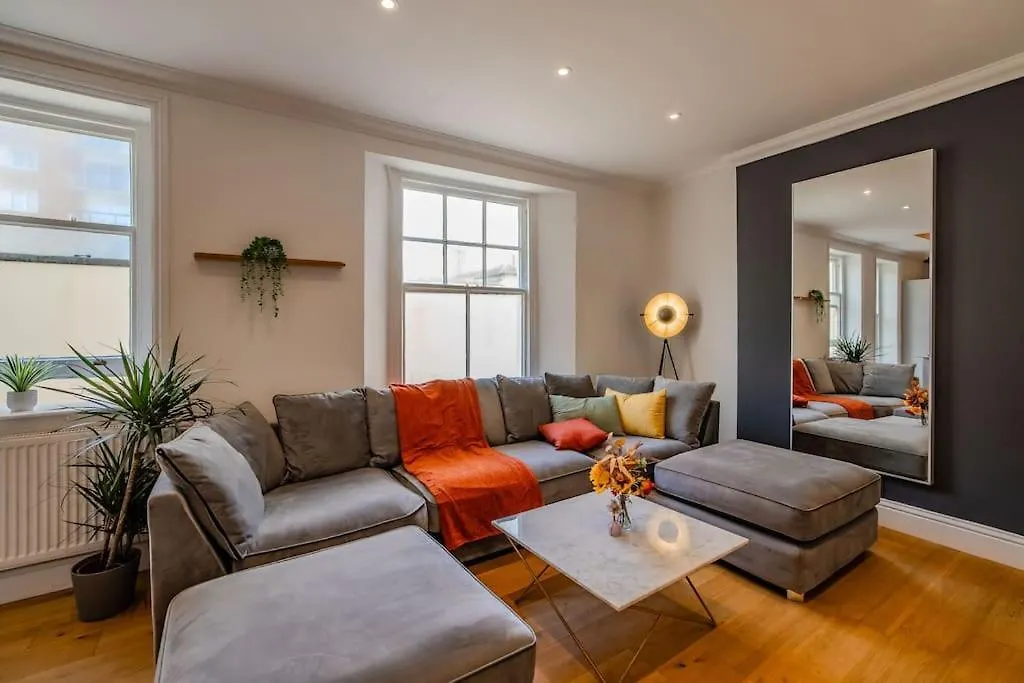 Apartament Free Parking Space 1 Car I Brighton Beach I Two Bedroom I Sleep 6 Guests I Super Central Location